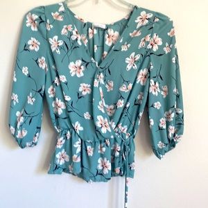 Green floral shirt 3/4 sleeves